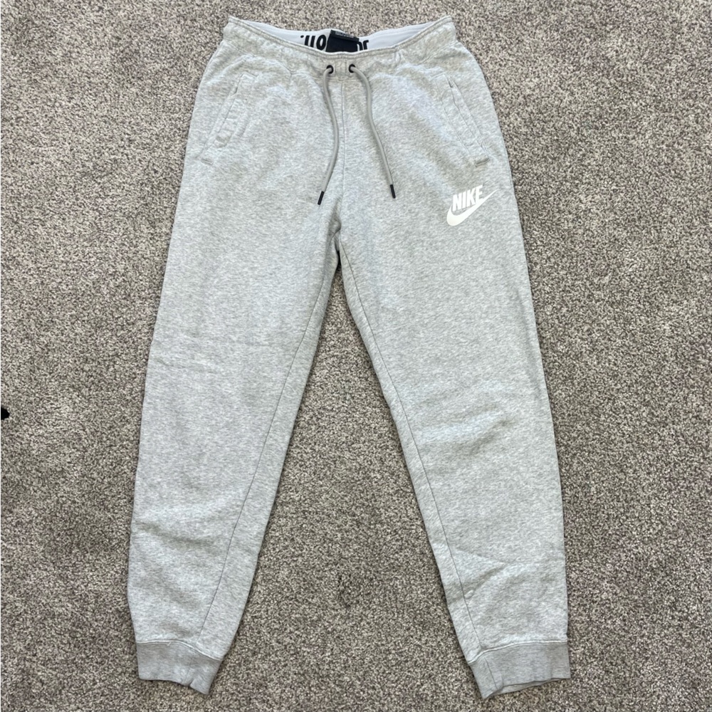 Nike women’s joggers drawstring front slash pockets ribbed at ankles